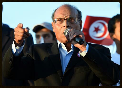 voir le zoom : Le président tunisien sortant Moncef Marzouki, candidat à la présidentielle, s'adresse à ses partisans, le 19 novembre 2014 à Bizerte, au nord-est de Tunis